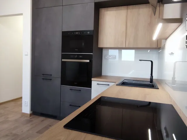 Pronájem bytu 1+1 42 m²