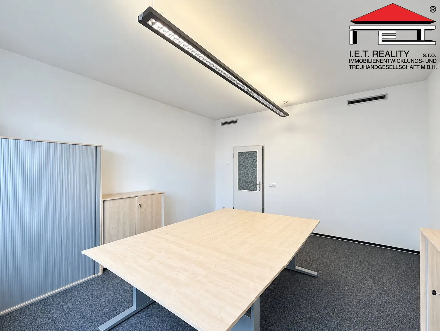 Minimalist modern meeting room