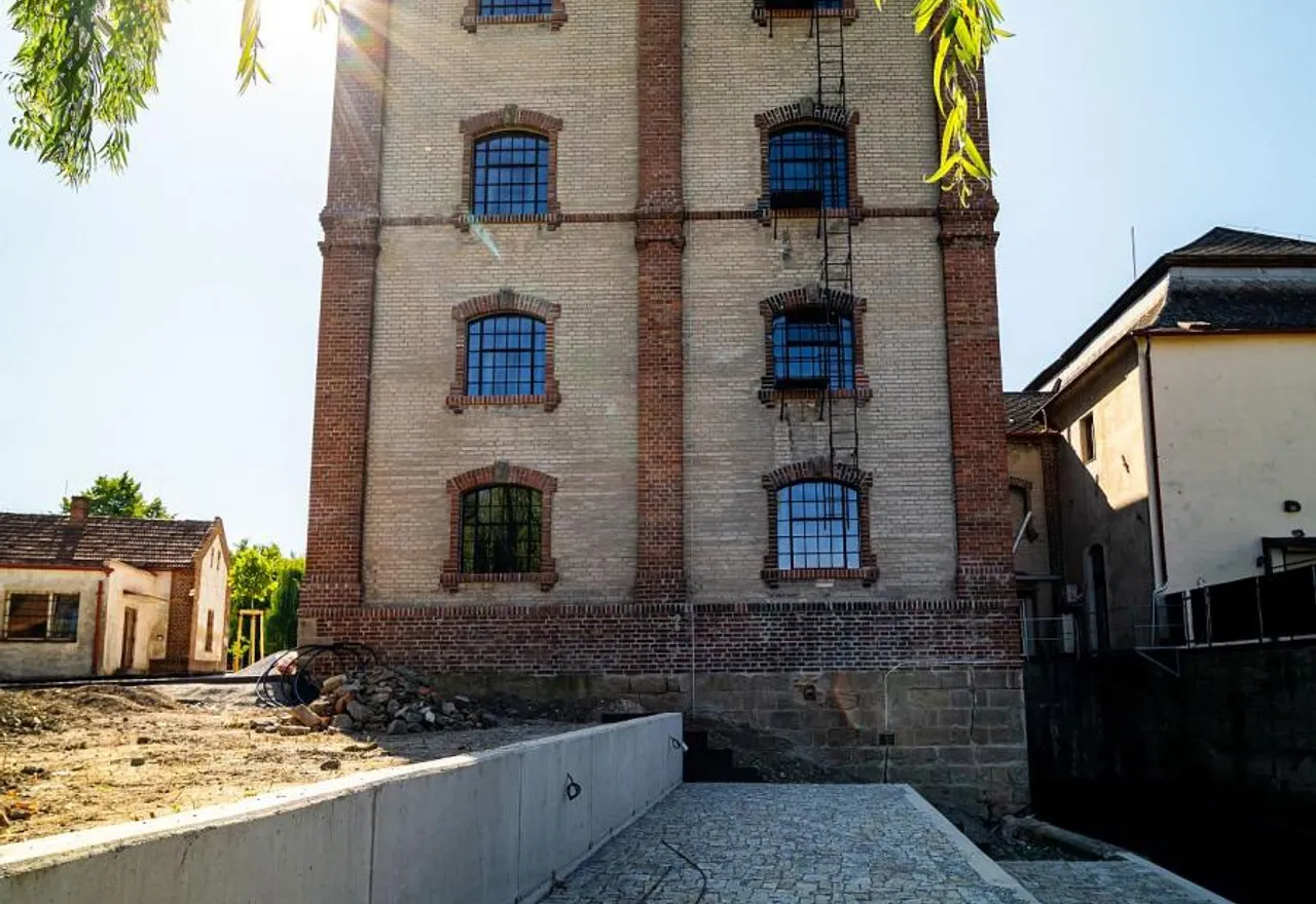 7