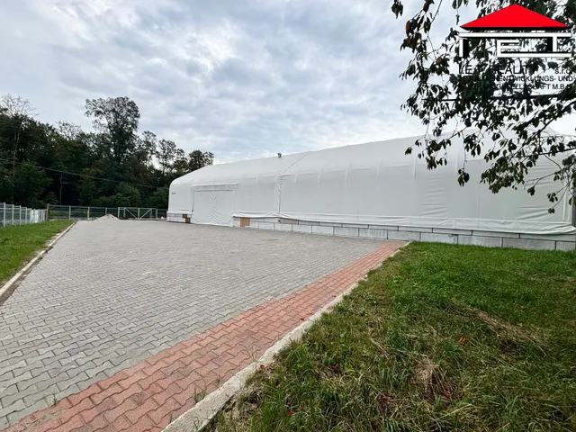 Prodej komerčního pozemku 2 012 m²