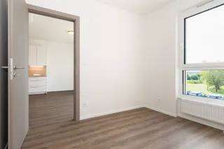 pohled z ložnice do obýváku.jpeg