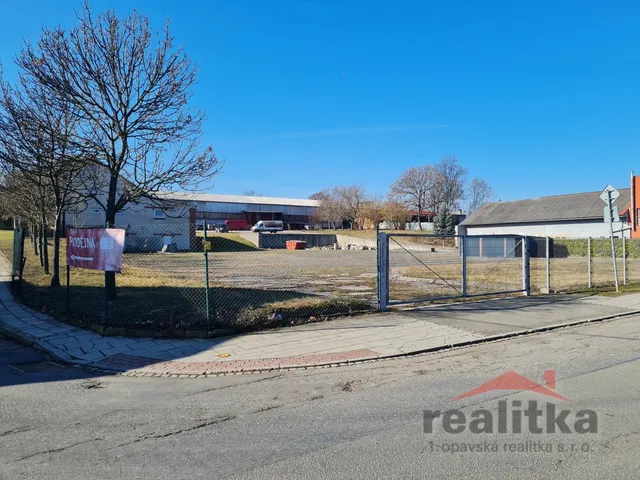 Pronájem komerčního pozemku 2 865 m²