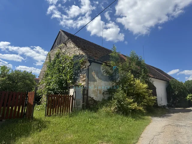 Prodej stavebního pozemku 712 m²
