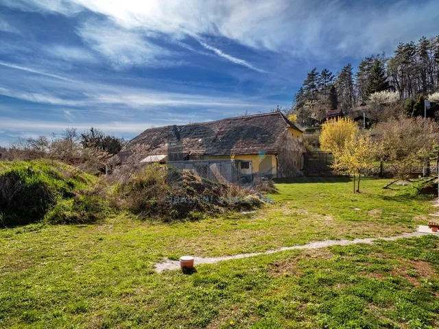 Prodej stavebního pozemku 2 000 m²
