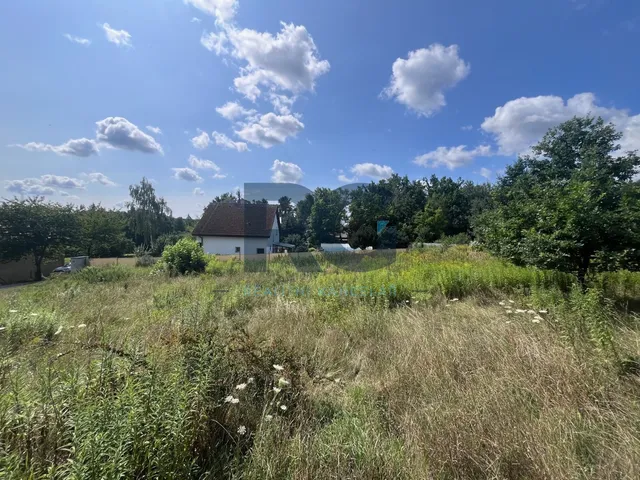 Prodej stavebního pozemku 1 028 m²