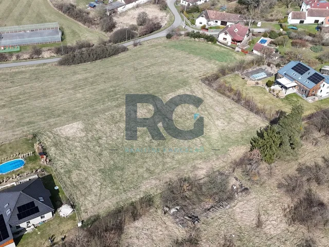 Prodej stavebního pozemku 1 600 m²