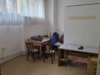 druhá největší místnost  - šatna