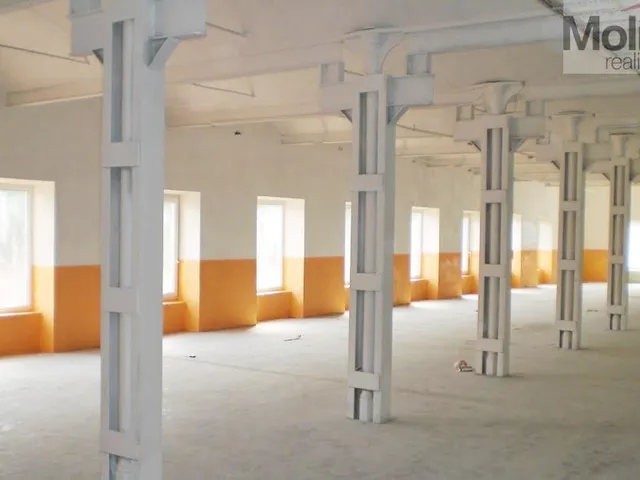 Pronájem skladu 600 m²