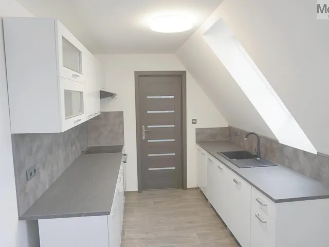 Pronájem bytu 3+kk 75 m²