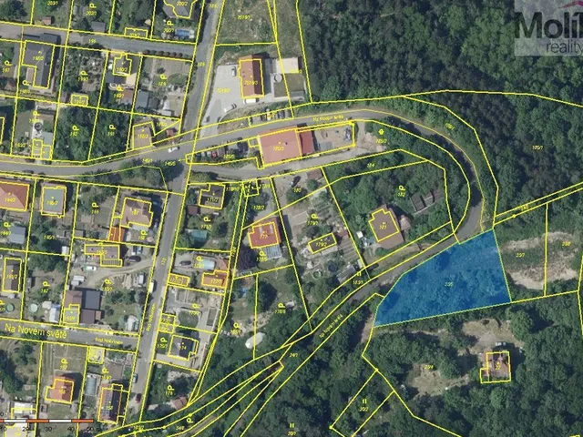 Prodej stavebního pozemku 1 463 m²