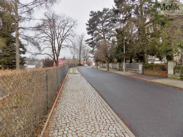 příjezdová komunikace 1.jpg