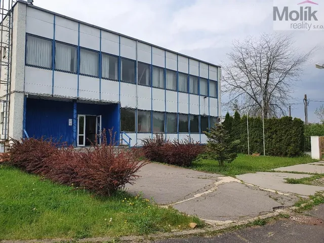 Pronájem komerčního prostoru 400 m²
