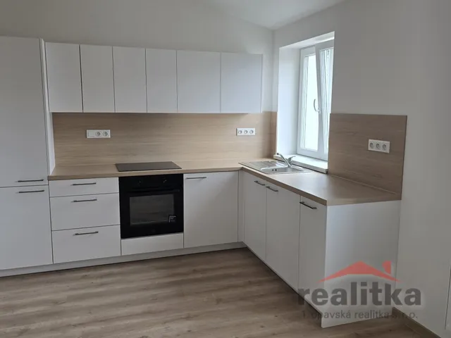 Pronájem bytu 4+kk 107 m²