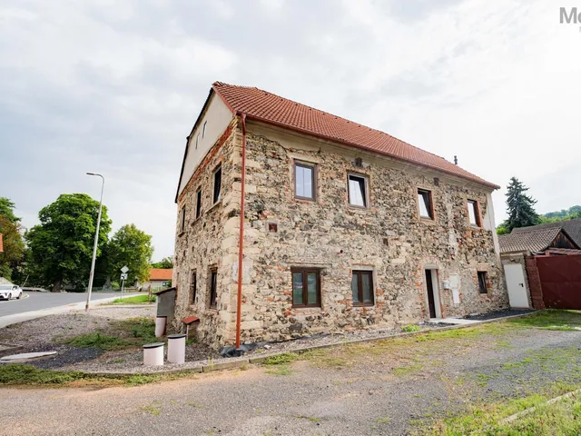 Prodej rodinného domu 233 m²
