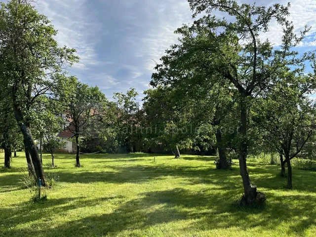 Prodej stavebního pozemku 472 m²