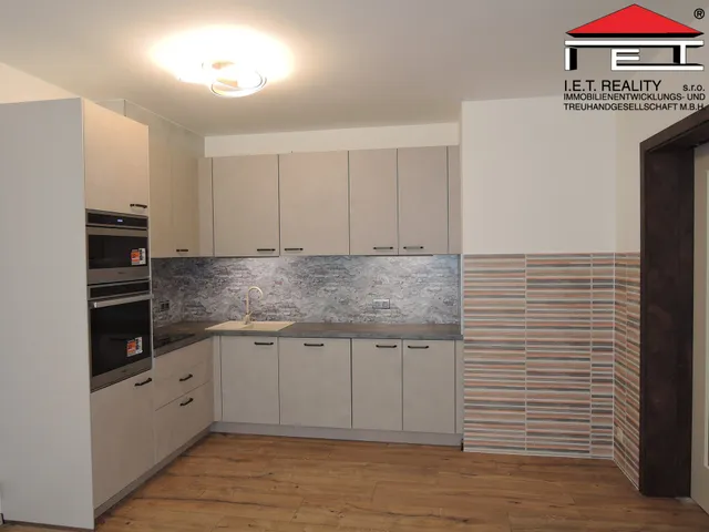 Pronájem bytu 3+kk 82 m²
