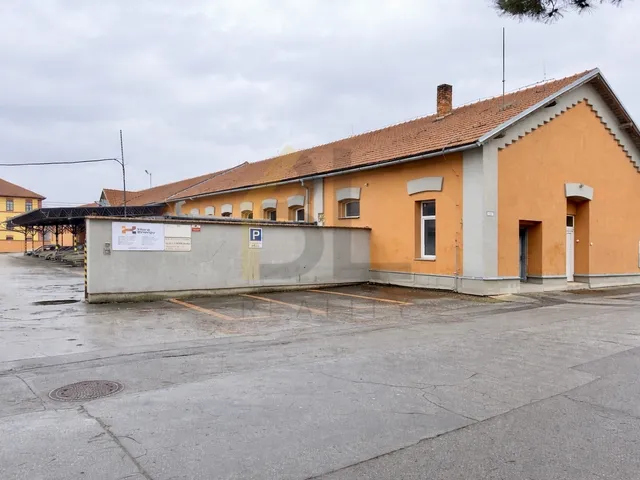 Podnájem skladu 400 m²