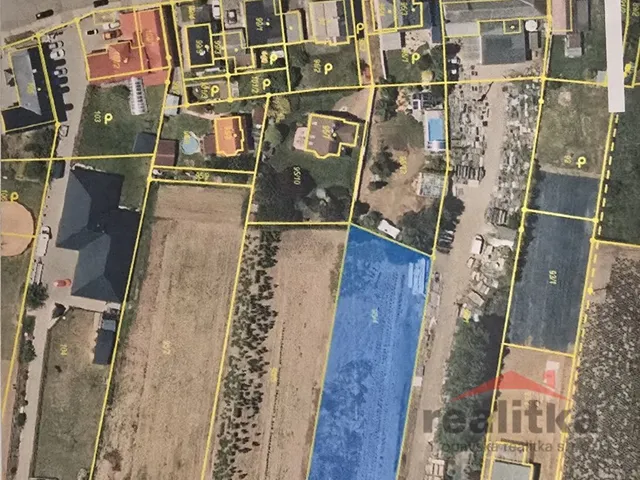 Prodej stavebního pozemku 1 865 m²