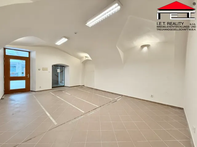 Pronájem obchodního prostoru 30 m²