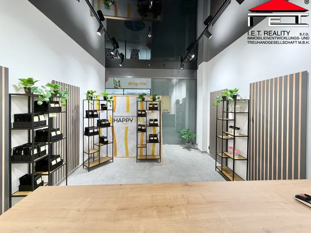 Pronájem obchodního prostoru 32 m²