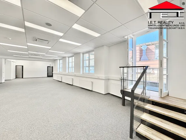 Pronájem kanceláře 153 m²