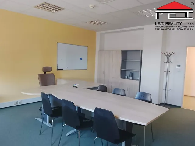 Pronájem kanceláře 227 m²