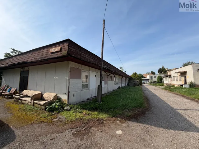 Prodej obchodního prostoru 2 560 m²