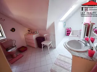 _AKR7541