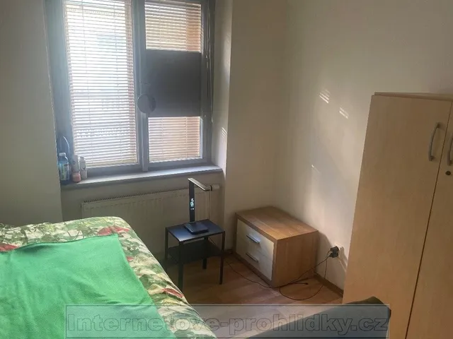 214808081 (1)