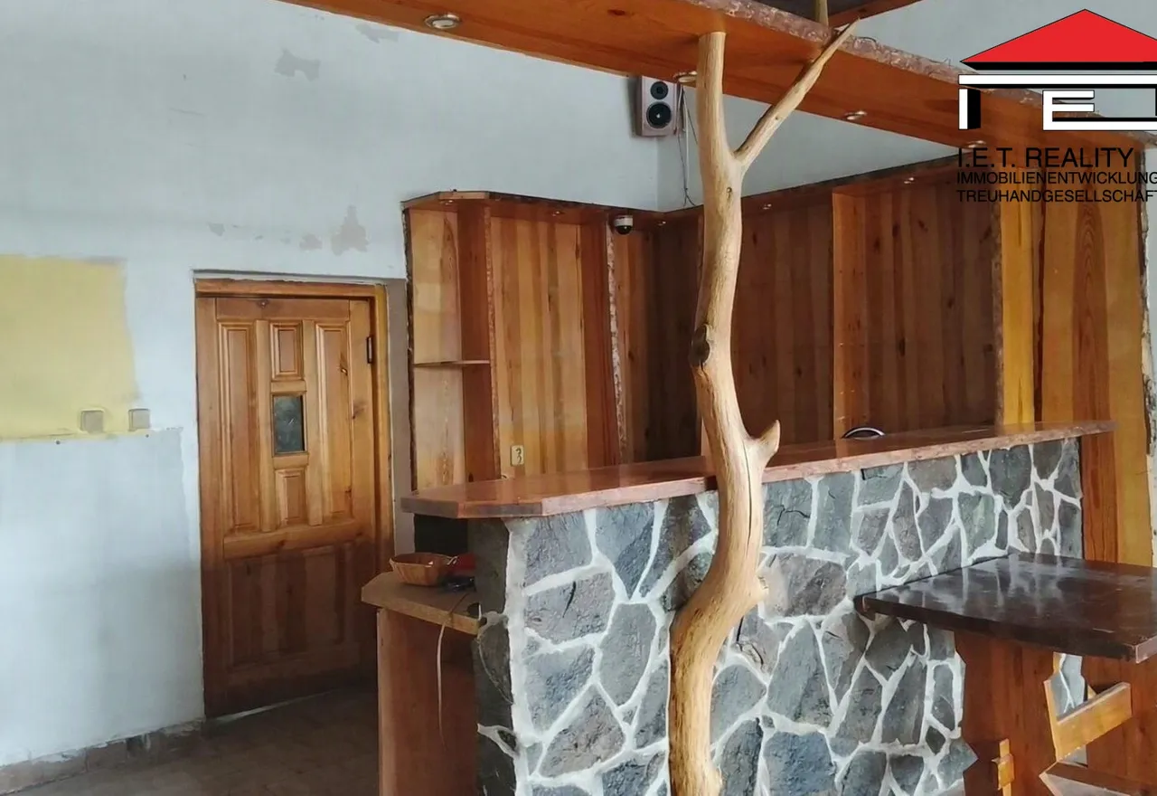 bar