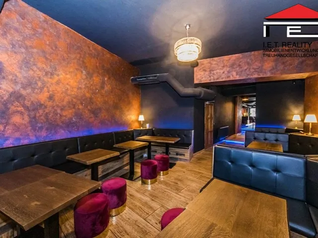 4BD53C17-7FD5-4C9F-97B2-0C969A794D76