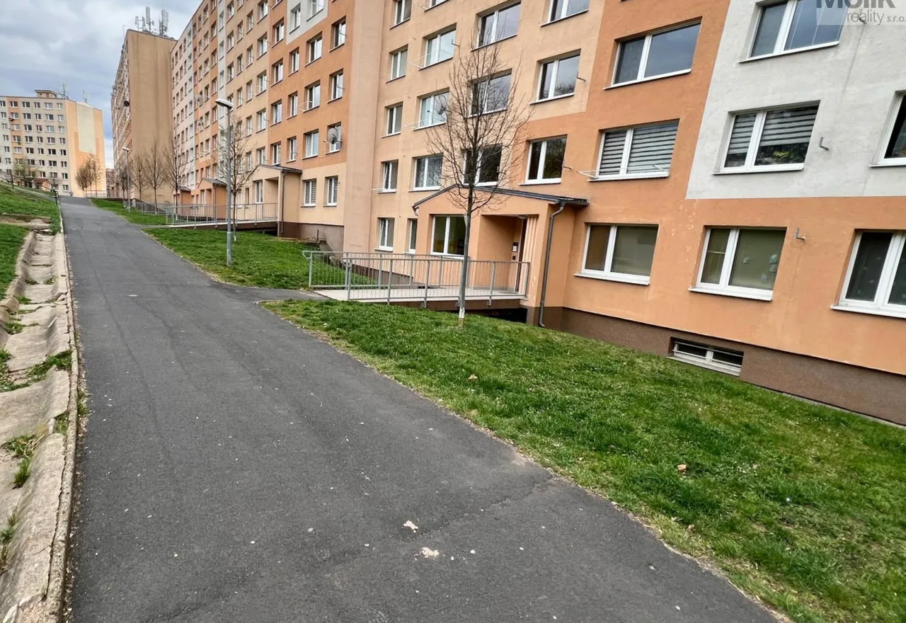 Prostranství u domu