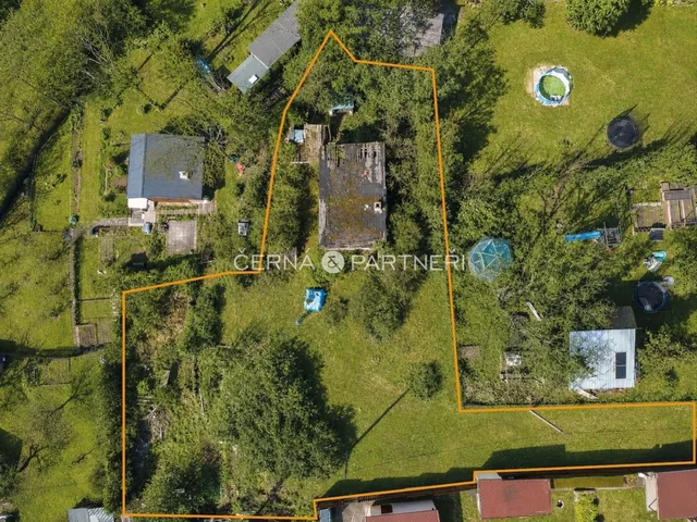 Prodej stavebního pozemku 1 253 m²