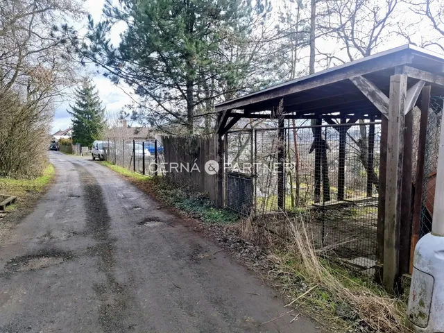 Prodej stavebního pozemku 688 m²