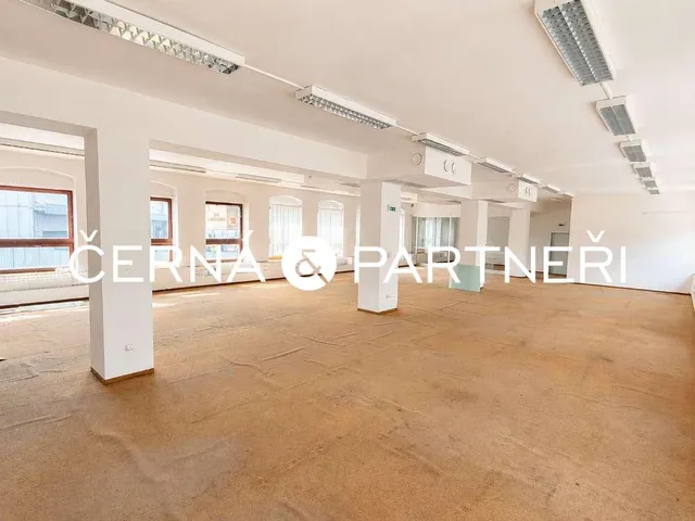 Pronájem kanceláře 264 m²
