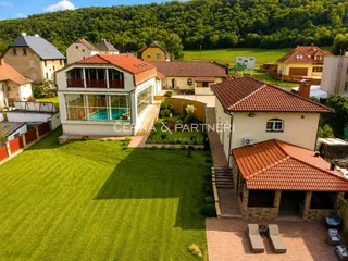 VILA VENEK 04