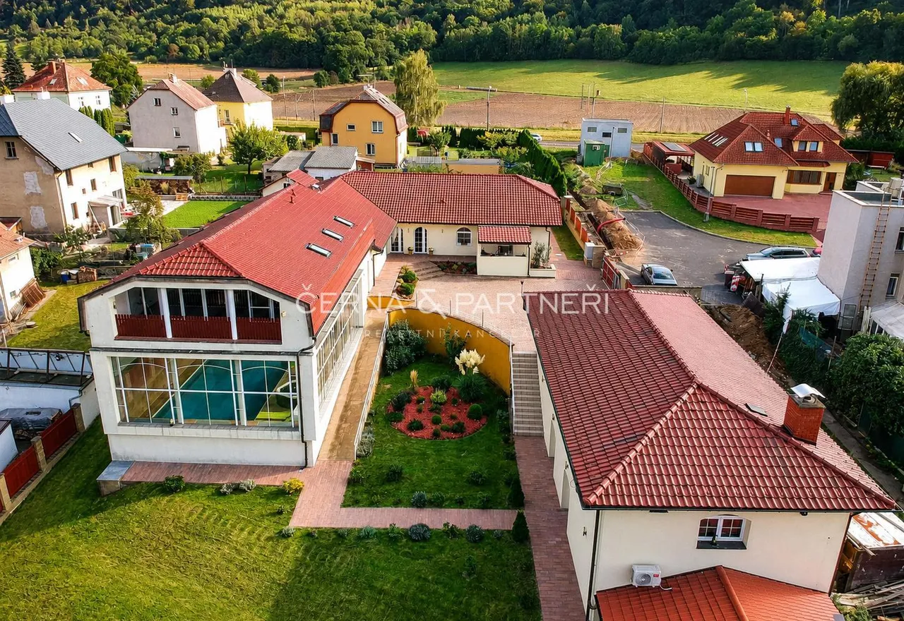 VILA VENEK 03
