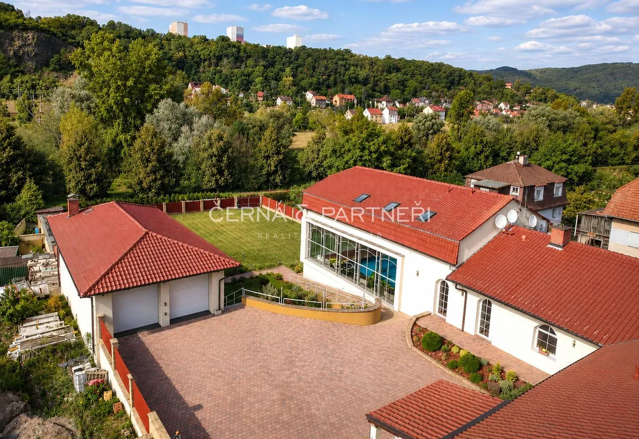 VILA VENEK 01