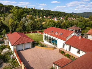 VILA VENEK 01