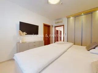 VILA VNITREK 10