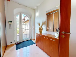 VILA VNITREK 11