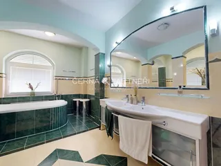 VILA VNITREK 07