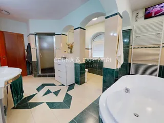VILA VNITREK 08