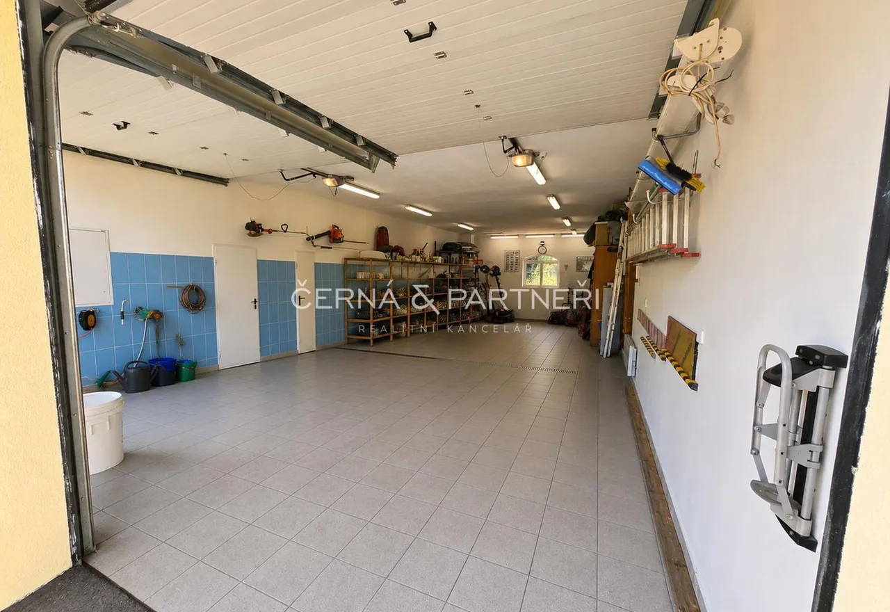 VILA VENEK 10