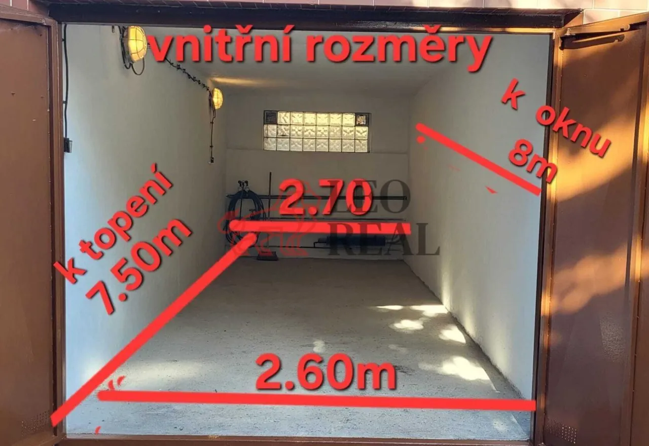 garáž cestička 1.jpg