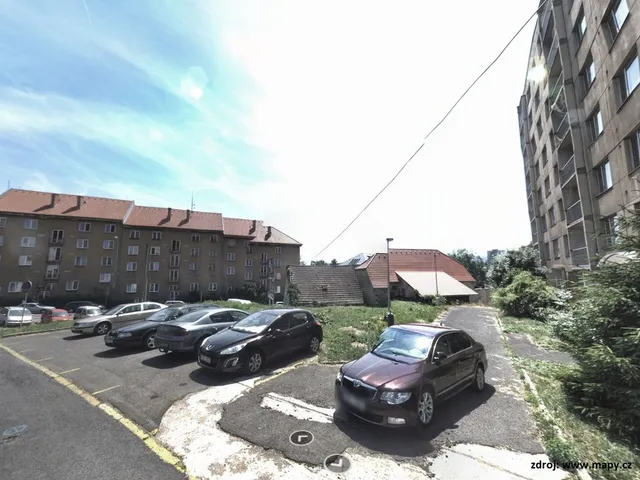 Pronájem garážového stání 12 m²