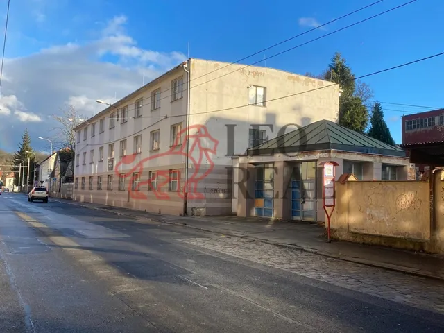 Prodej kanceláře 1 250 m²