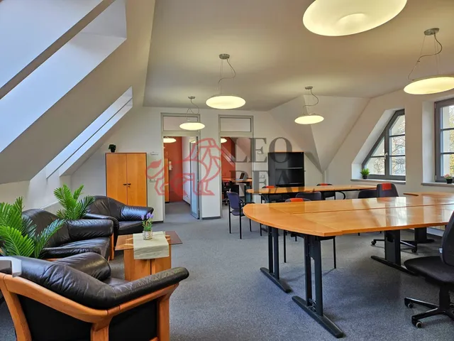 Pronájem kanceláře 66 m²