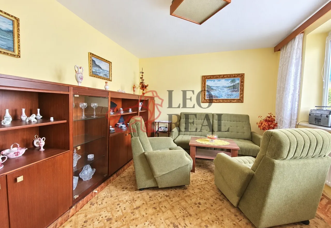 ec3235ed-ea9d-4ee4-85ba-1f586cee6e9e.jpg