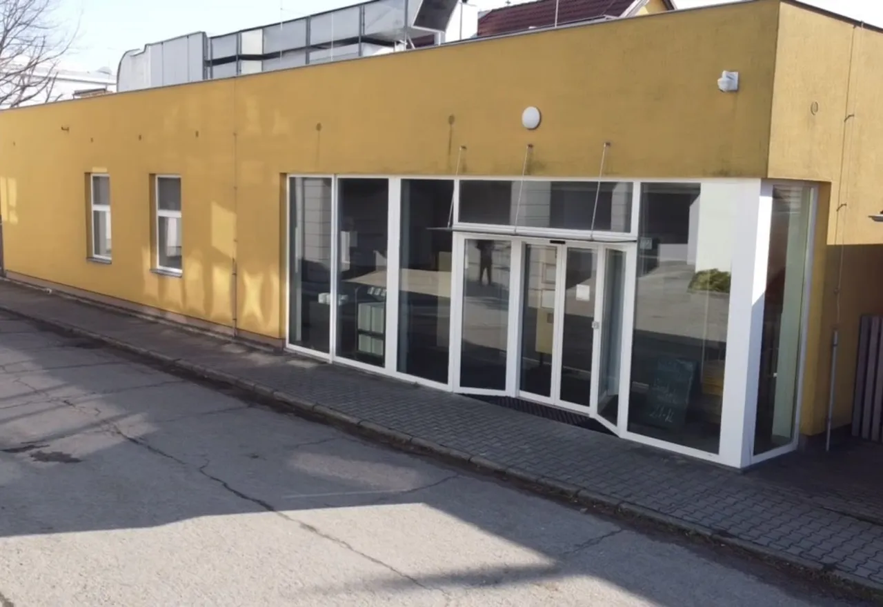 Sídlo firmy Dolní Benešov wwwSALESGROUPcz (7).jpg